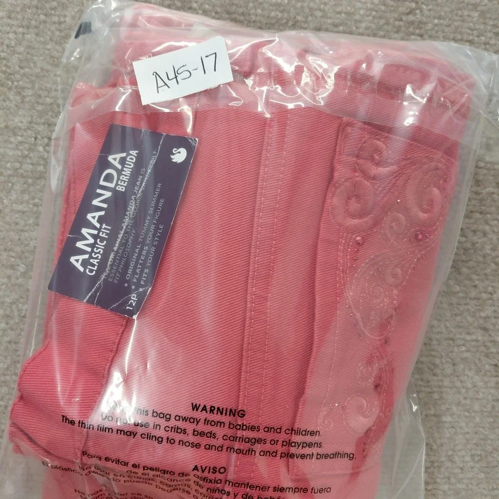 Gloria Vanderbilt Amanda Coral Embroidered Bling Capri Womens 12 Petite Pockets